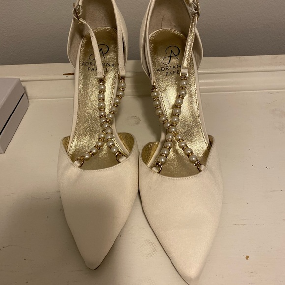 adrianna papell wedding shoes